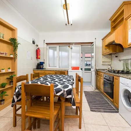Novas Direcoes, Lda - Nova Gerencia 2021 Guest house